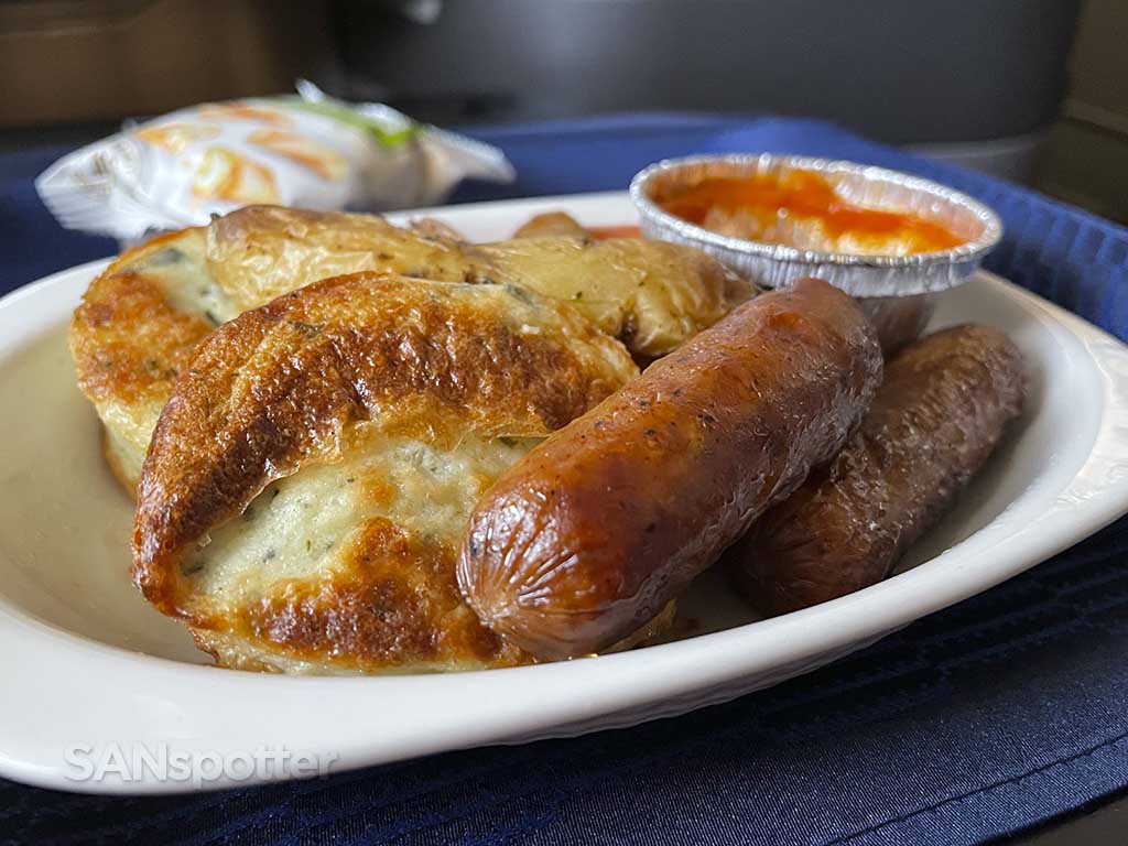 United Polaris business class breakfast eggs