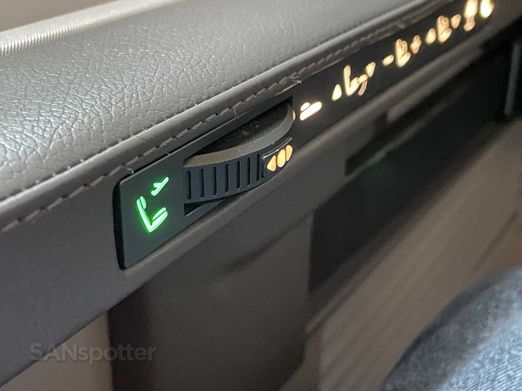 United 767-300 business class seat control knob