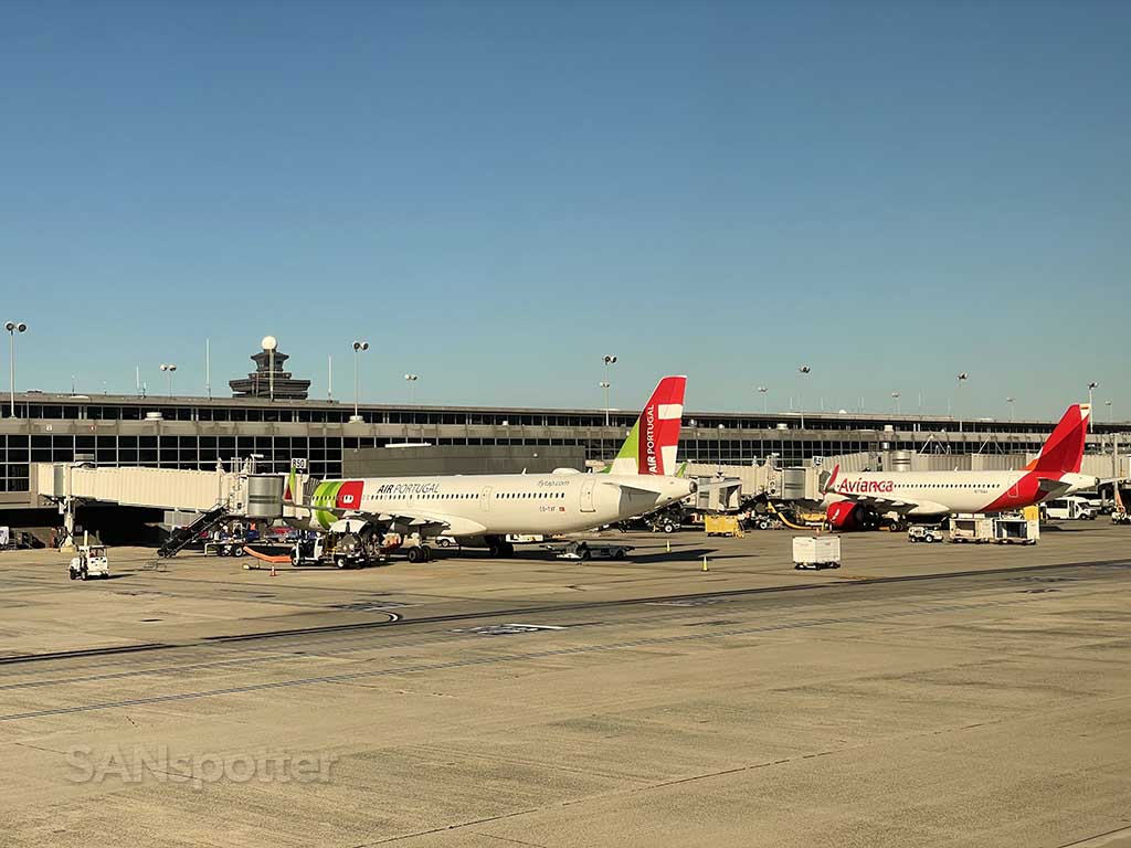 Avianca and TAP Portugal at IAD