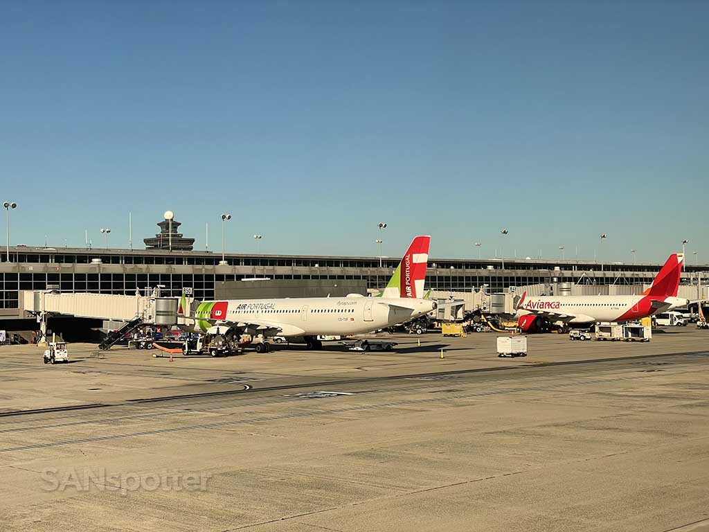 Avianca and TAP Portugal at IAD