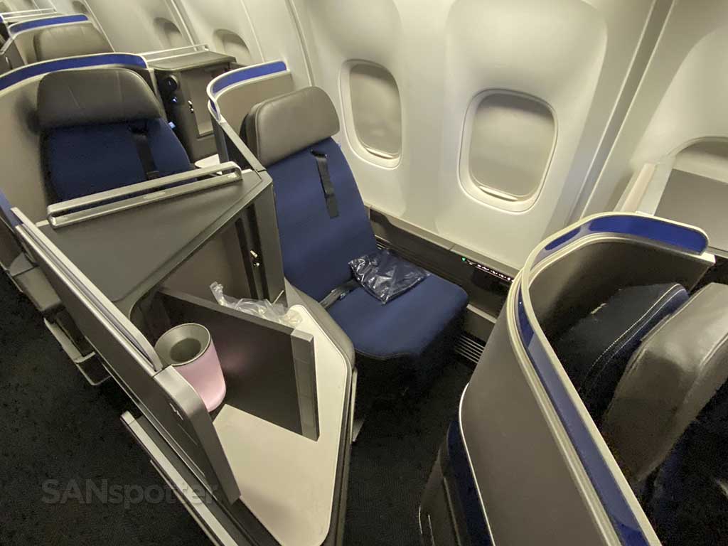 United 767-300 business class seat