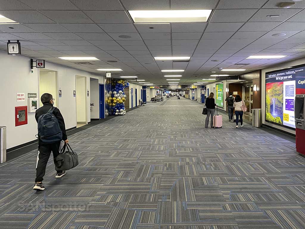 Dulles airport terminal C inside 