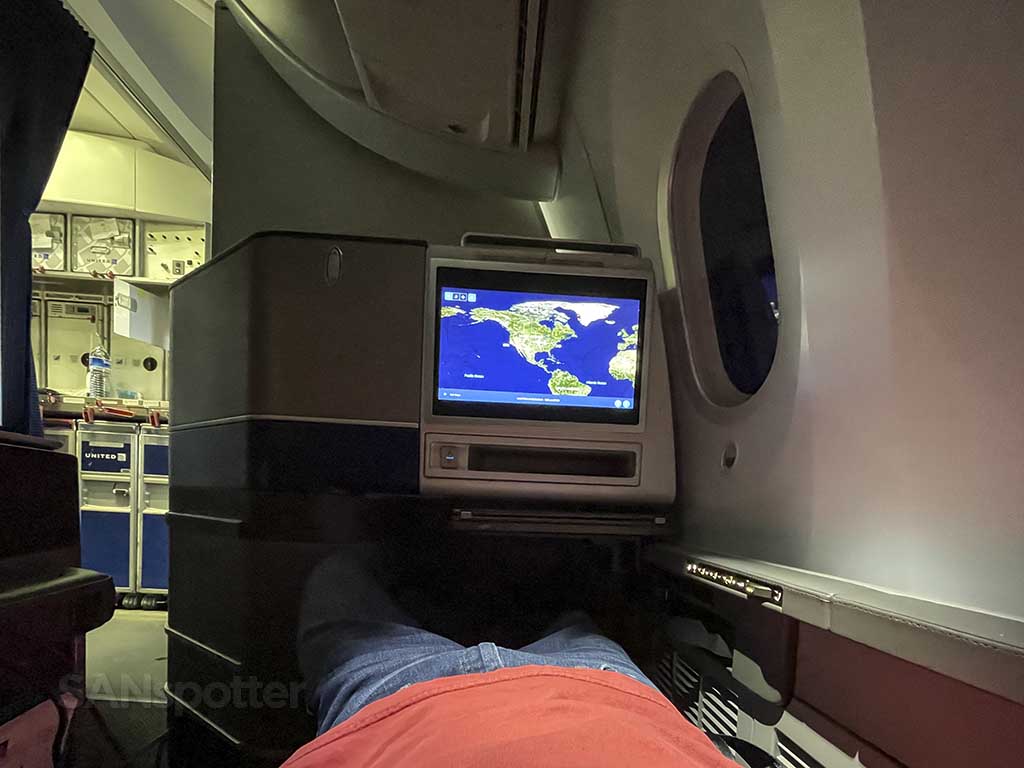 United 787-8 business class lie flat seat comfort 
