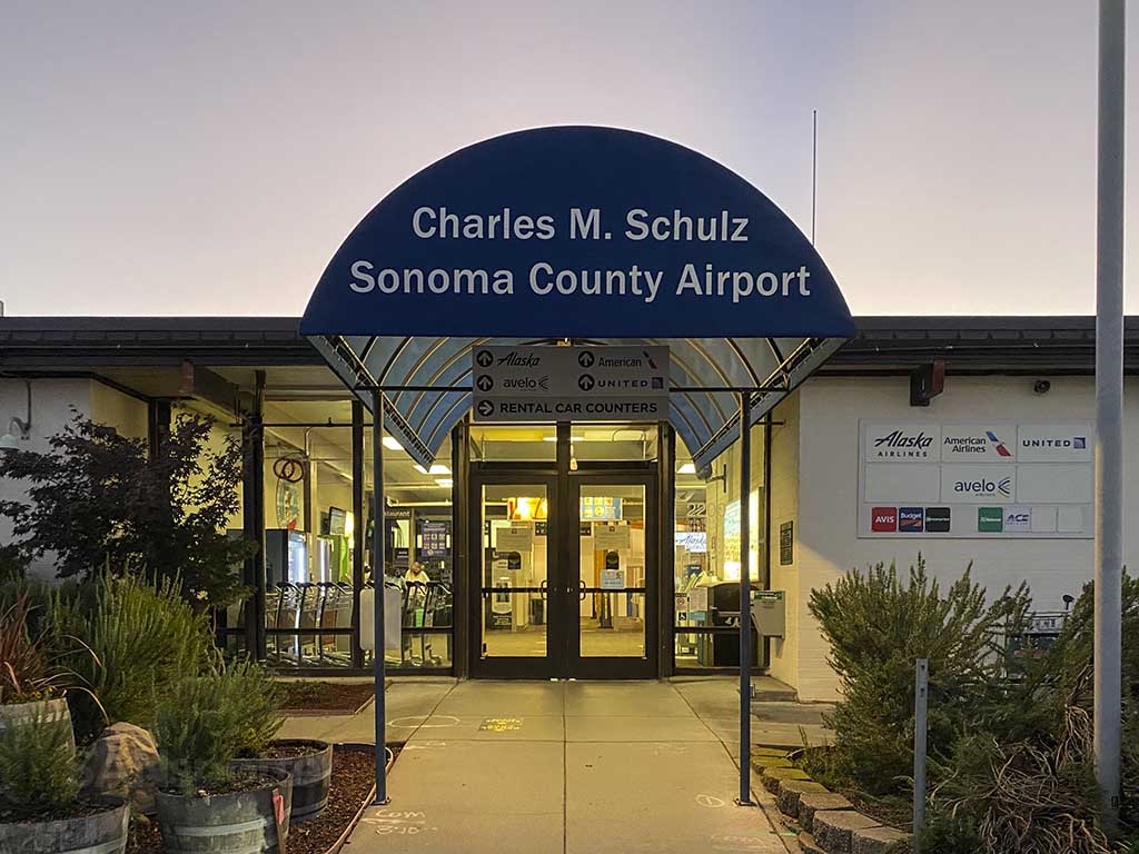 Santa Rosa airport main entrance 