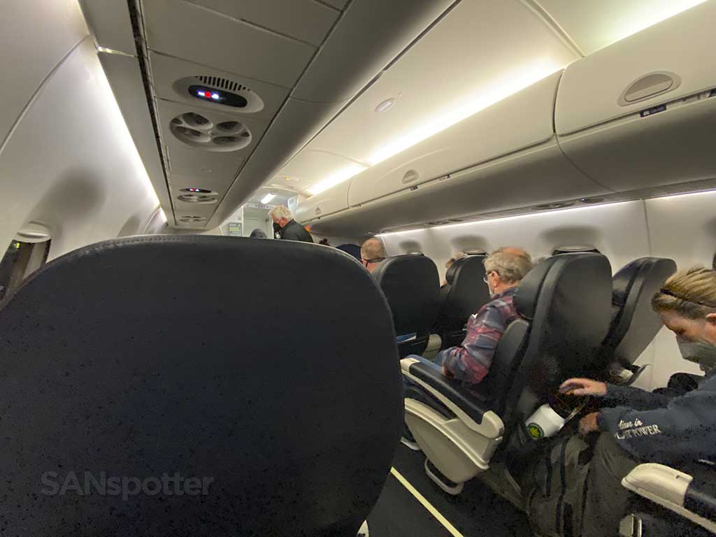 Alaska e175 first class passengers 