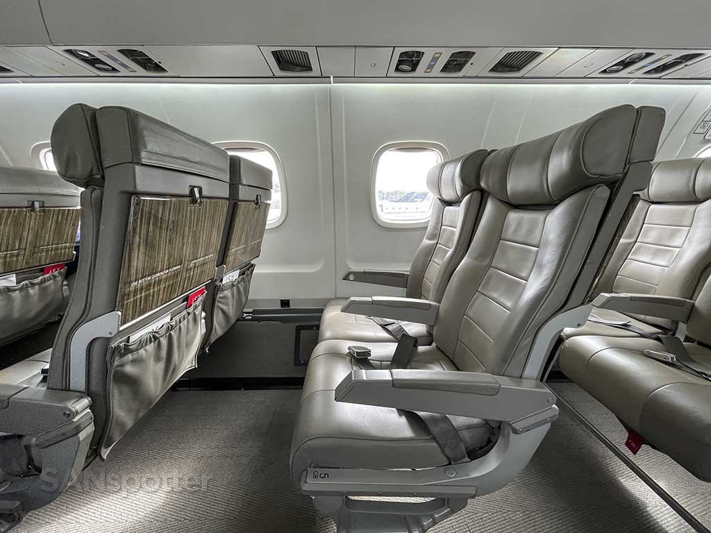 JetSuiteX Embraer 135 seats