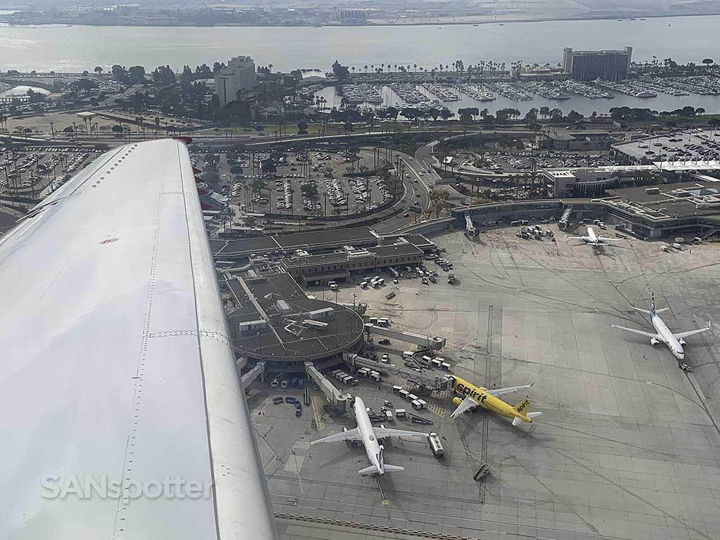 JSX embraer 135 takeoff from San Diego airport