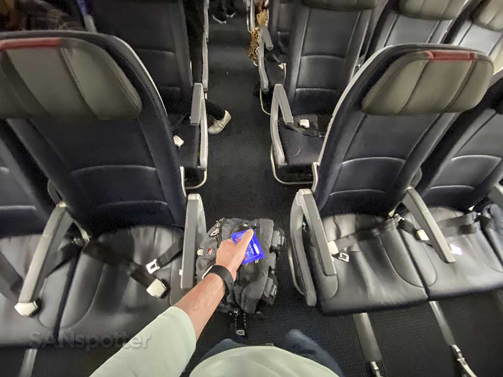 American Airlines 737-800 economy class seats
