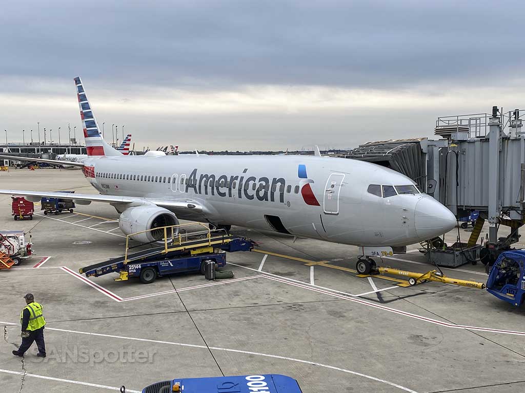 American Airlines 737-800 at ORD