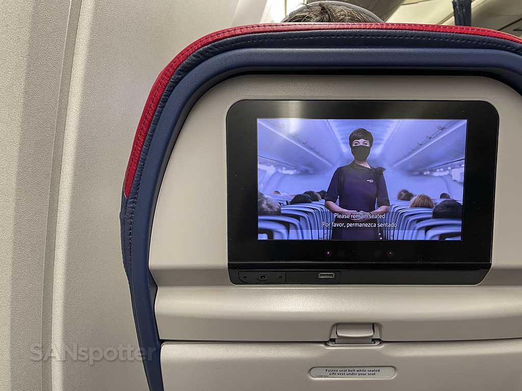 Delta 767-300 safety video