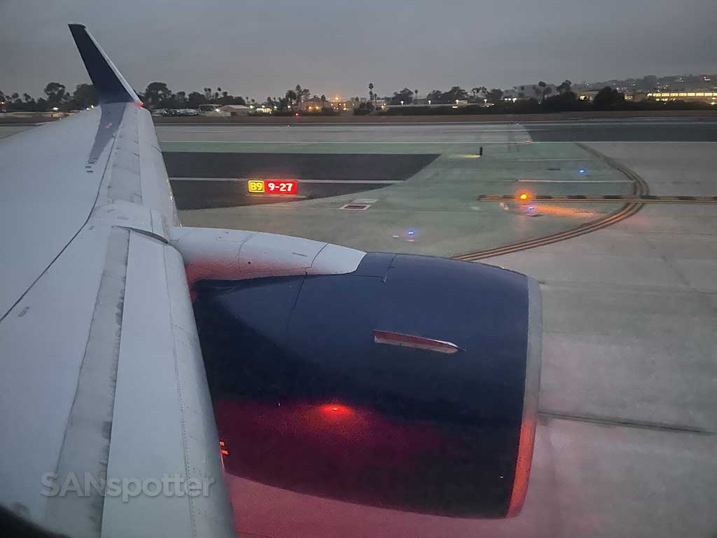 Delta 767-300 engine and wing San Diego airport 