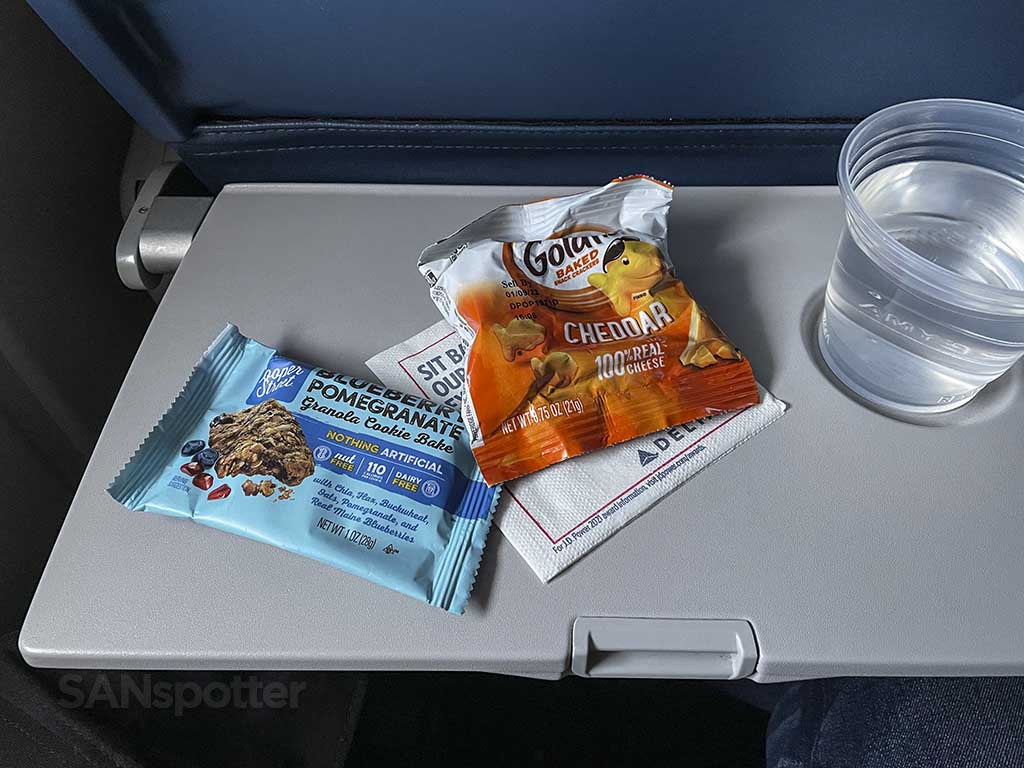 Delta comfort plus snack and drink
