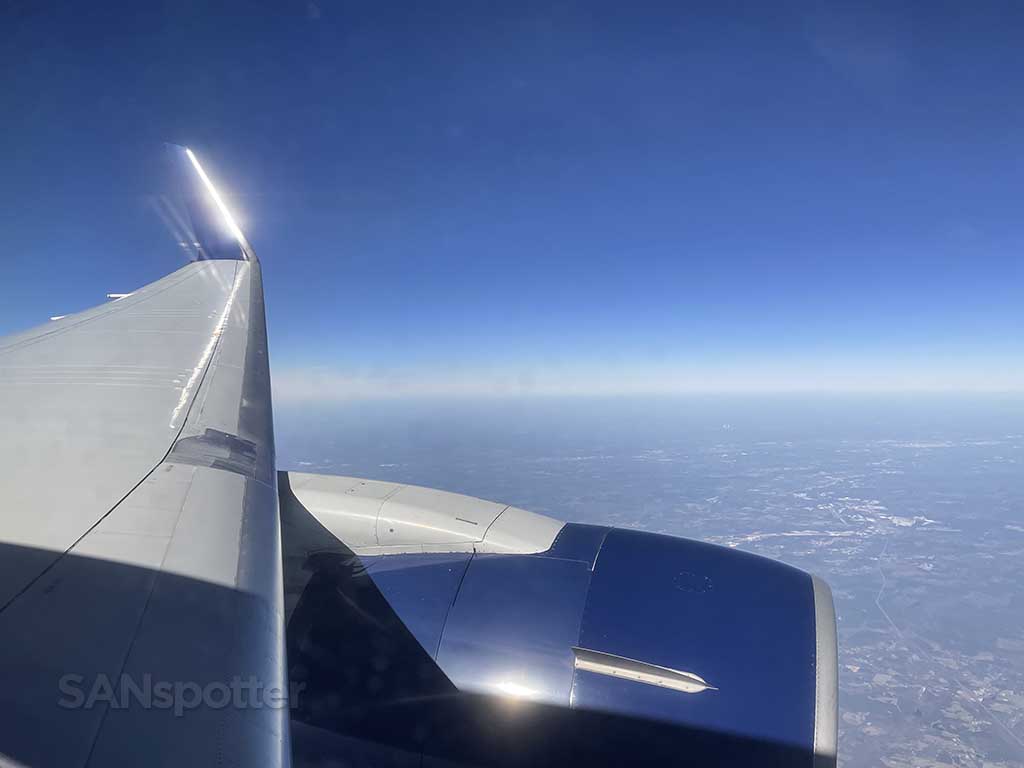 Delta 767-300 wing and engine in flight 