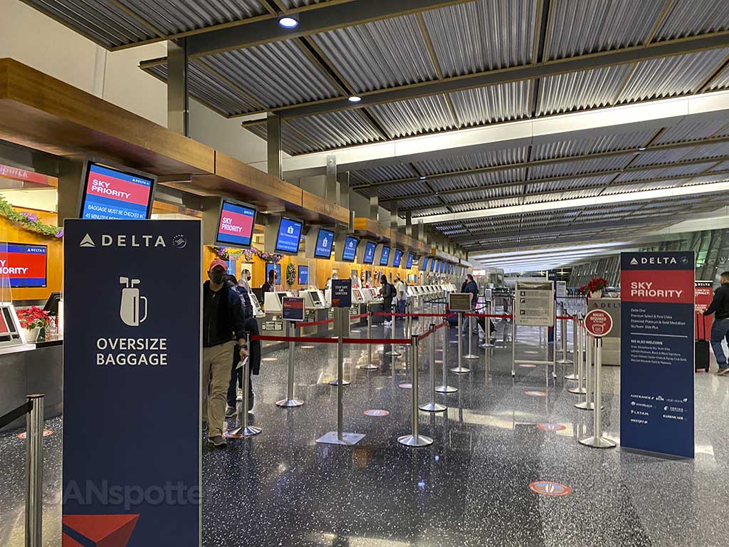 Delta check in San Diego airport 