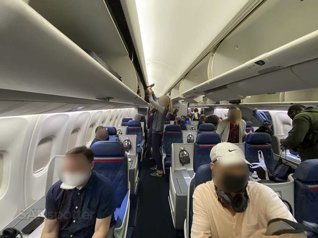 Delta 767-300 first class cabin