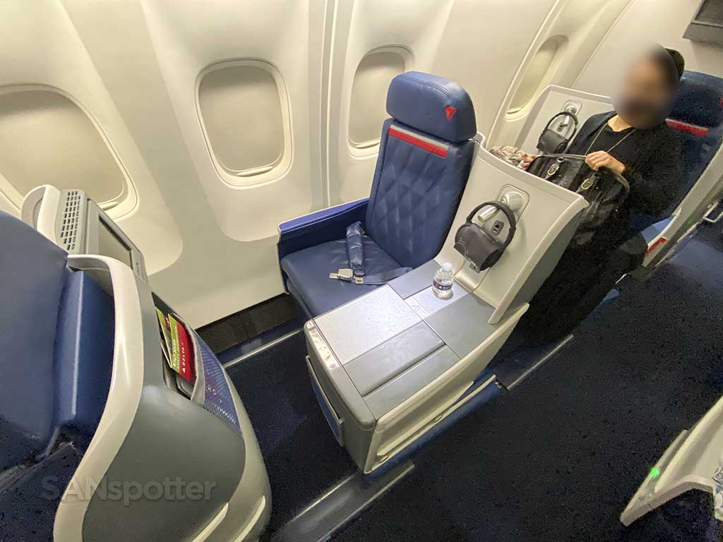 Delta 767-300 first class seat