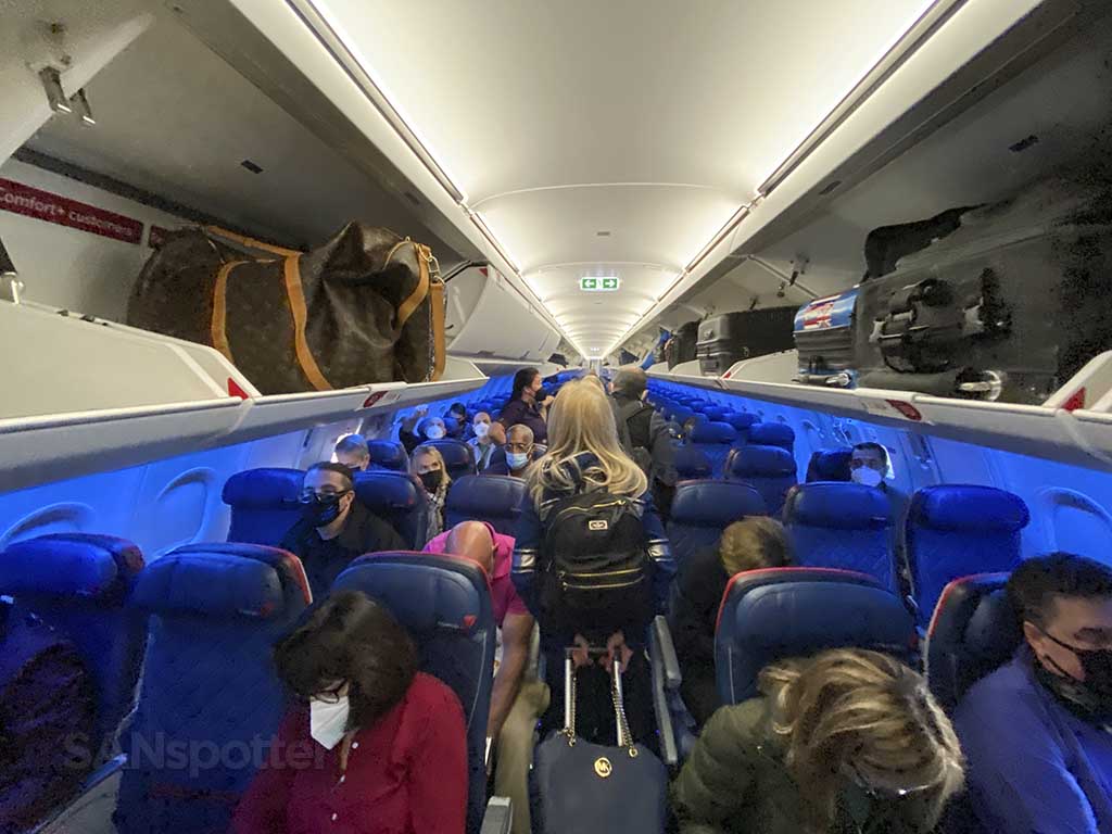 https://www.sanspotter.com/wp-content/uploads/2022/01/delta-a321-comfort-plus-26.jpg