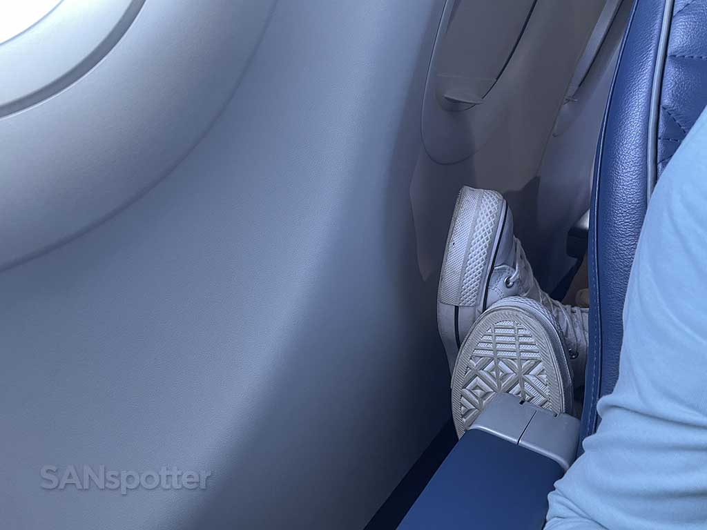 Shoes on armrest delta a321 first class