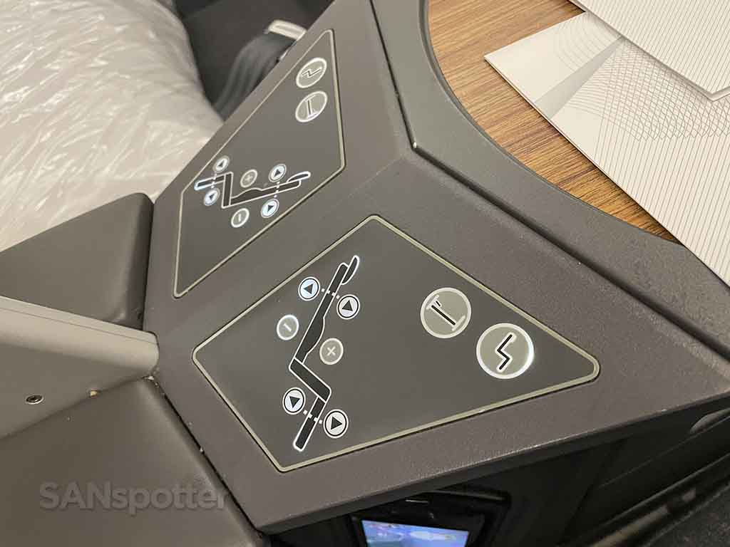 American Airlines a321t business class seat controls 
