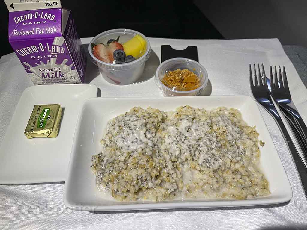 American Airlines flagship business class oatmeal 