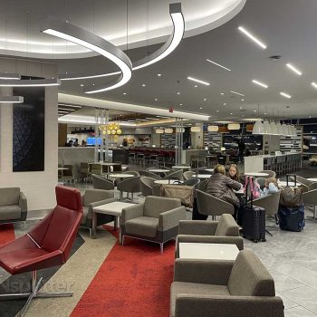 The American Airlines Flagship Lounge at JFK is so close to being perfect