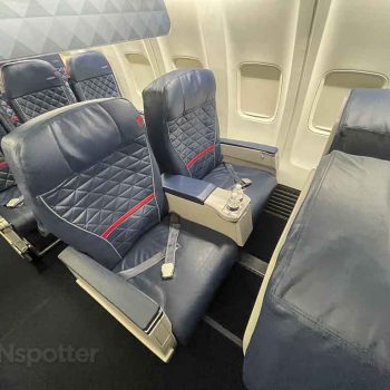 Delta 737-800 first class review (fantastic food in ordinary seats)