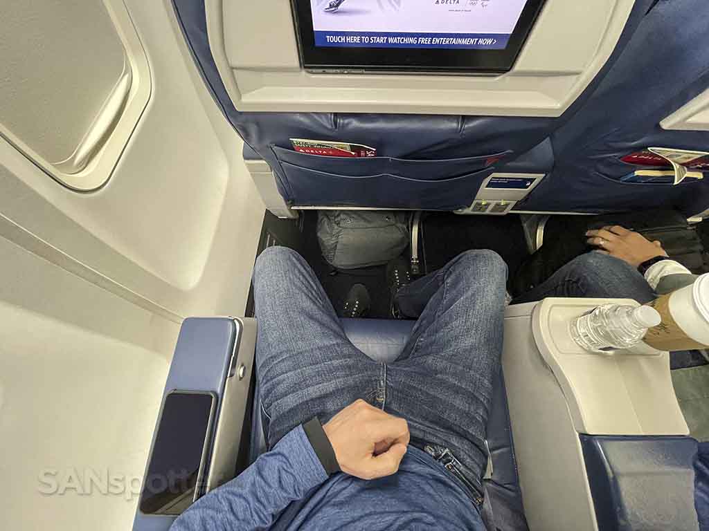 Delta 737-800 first class leg room