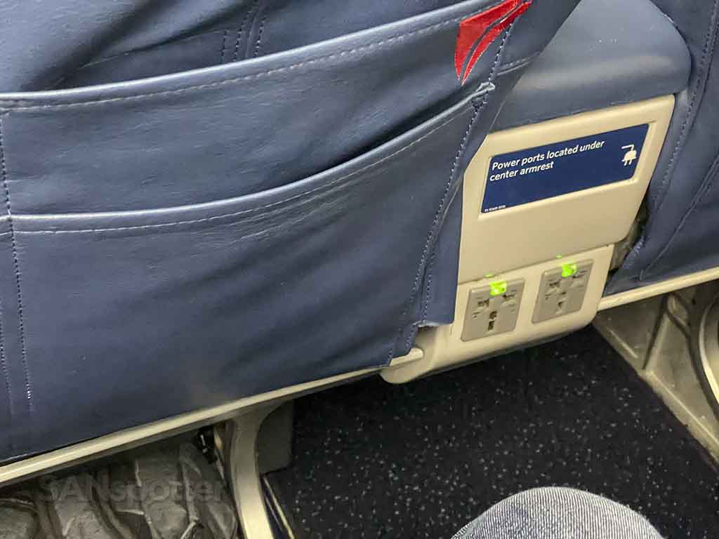 Delta 737-800 first class power outlets