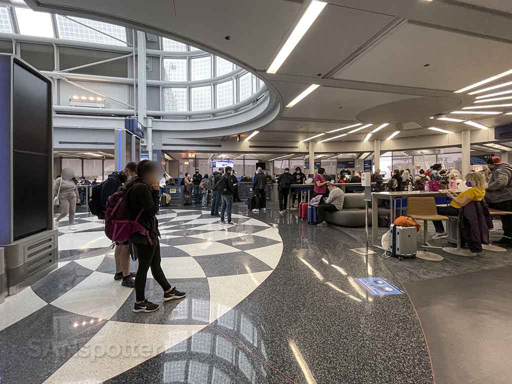 Gates b16 and b17 O’Hare airport