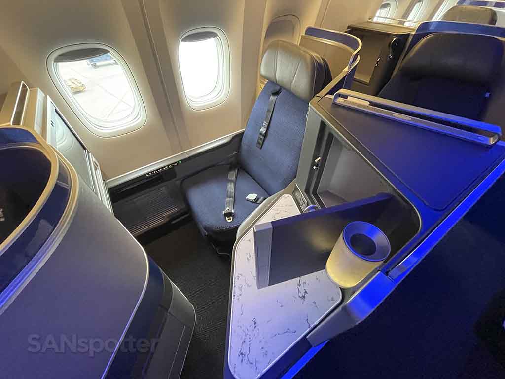 United Polaris seat 15L 777-300er
