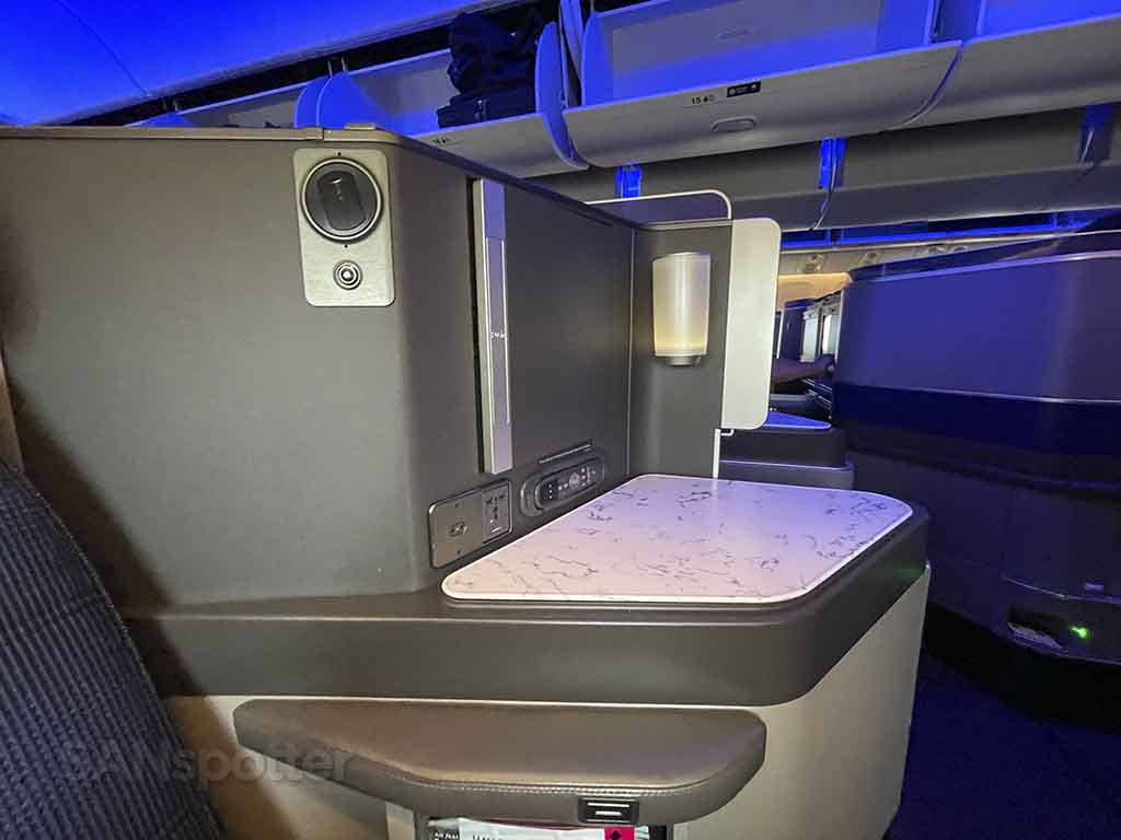 United 777-300er business class seat details
