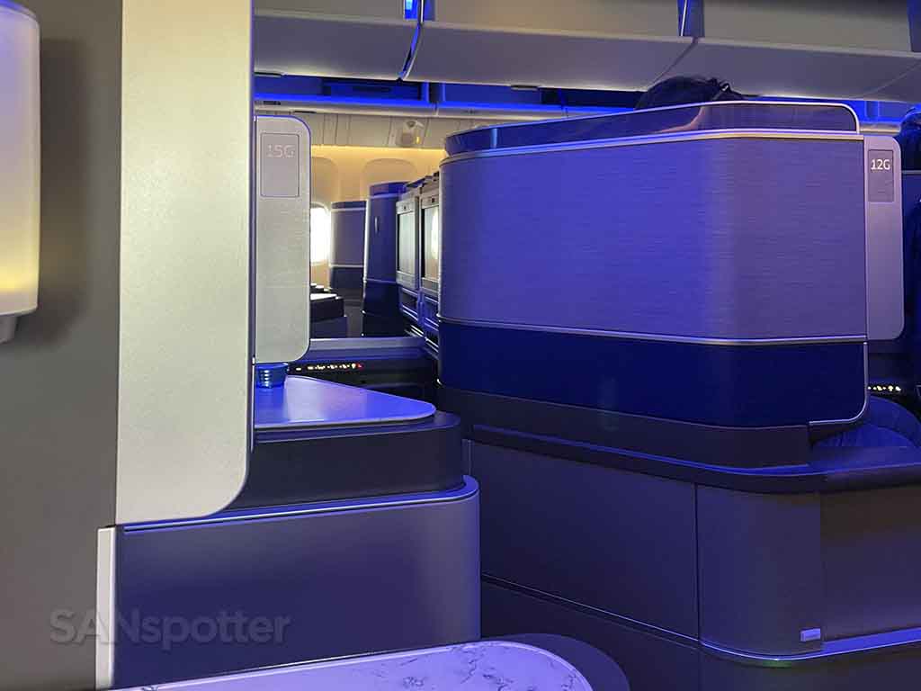 United 777-300er business class seat privacy