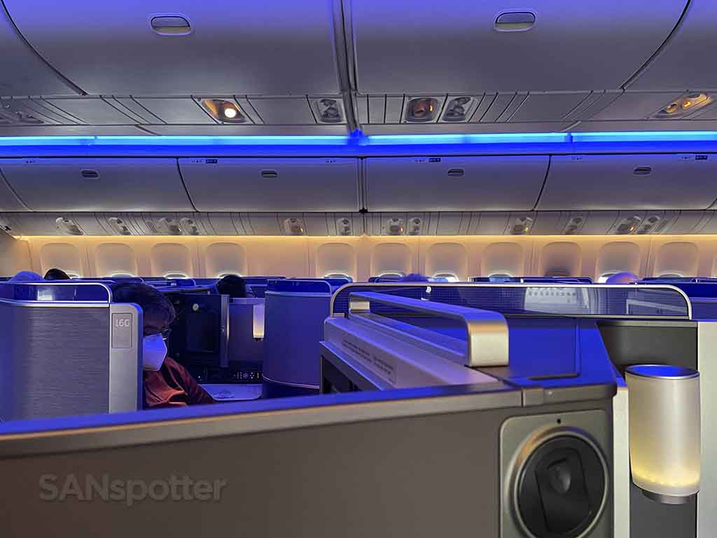 United 777-300er business class cabin