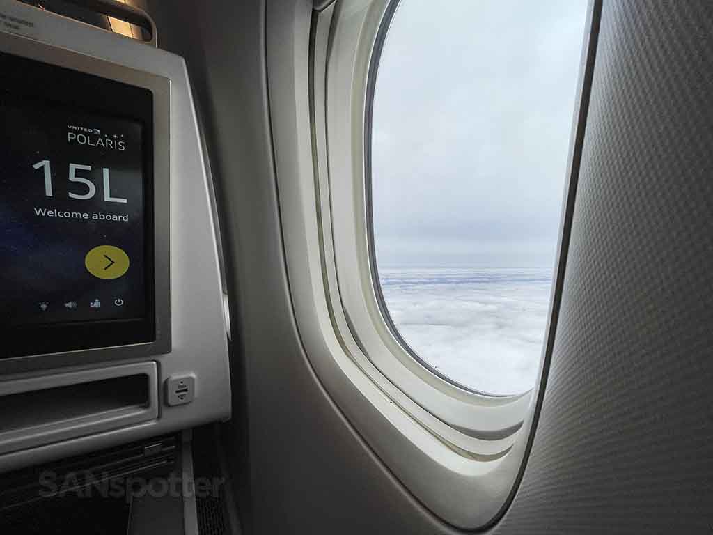 Taking off in a United 777-300er