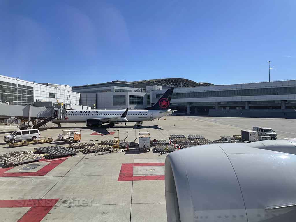 G gates SFO airport