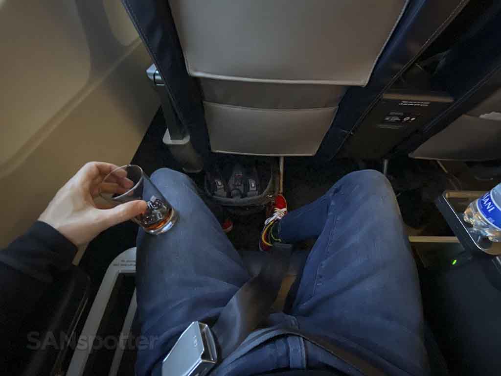 United airlines first class drink service