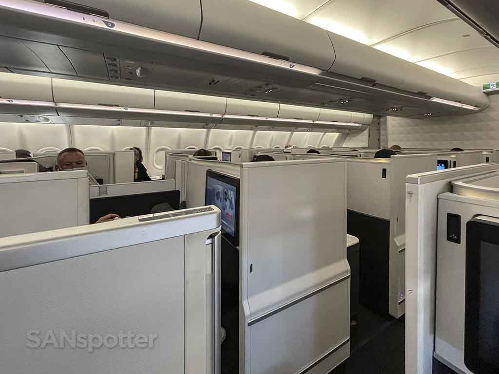 Delta one a330-900 business class cabin