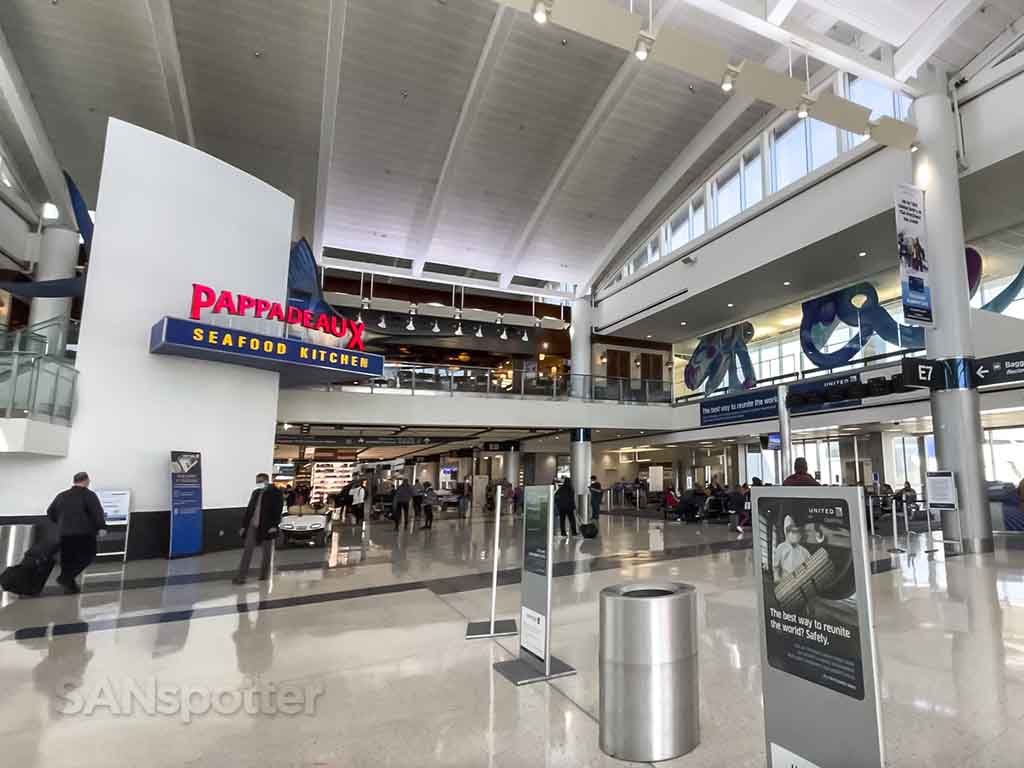 Houston airport terminal E inside
