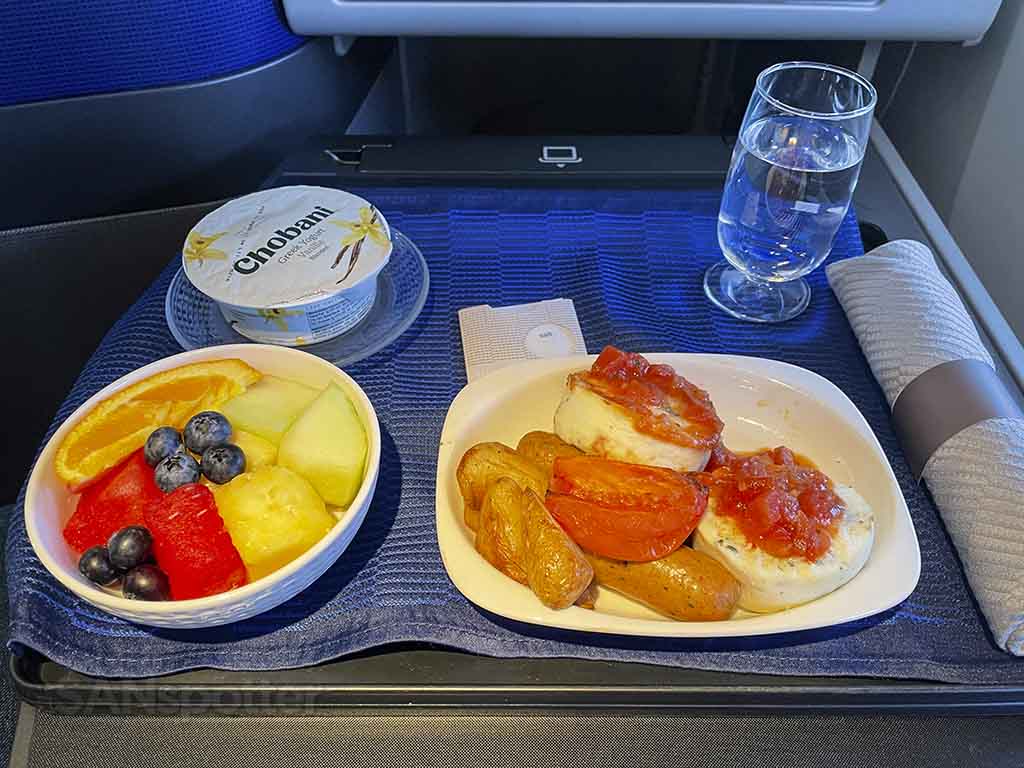 United airlines business class breakfast 
