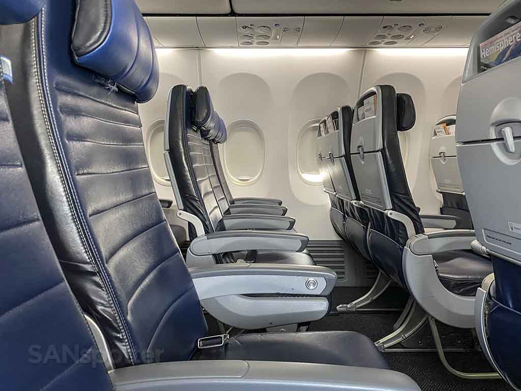 United airlines 737-800 economy seats