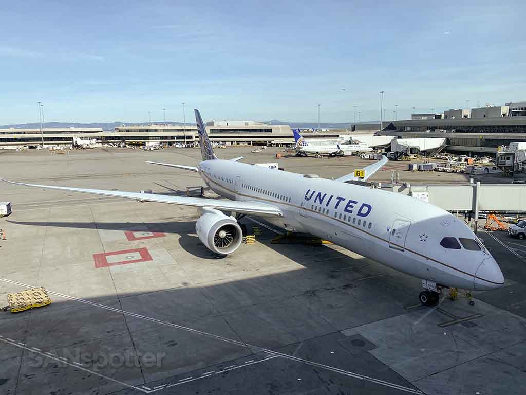 United airlines 787-9