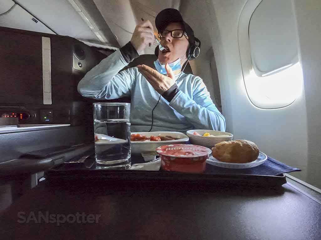 SANspotter eating United airlines first class breakfast 
