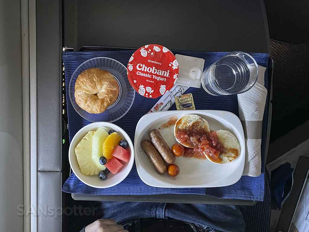 United airlines egg and sausage breakfast 