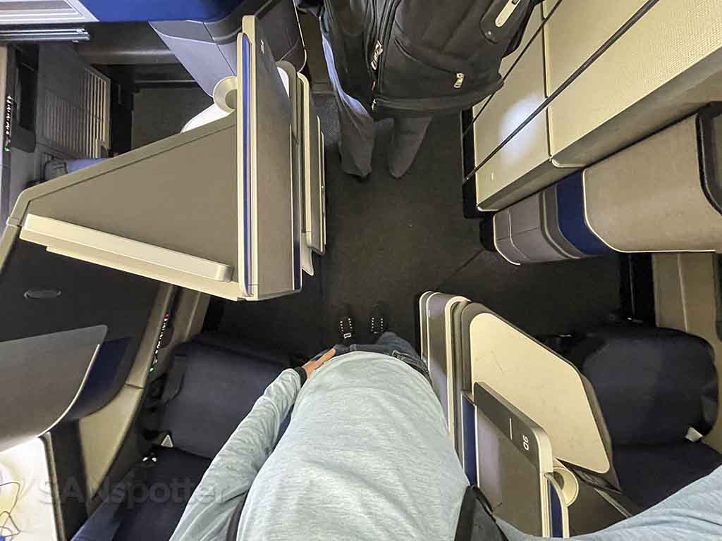 United 777-200 business class aisle 