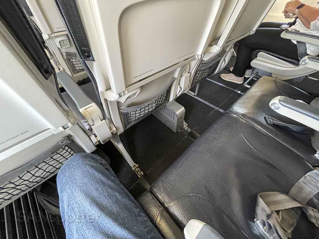 Swoop airlines legroom