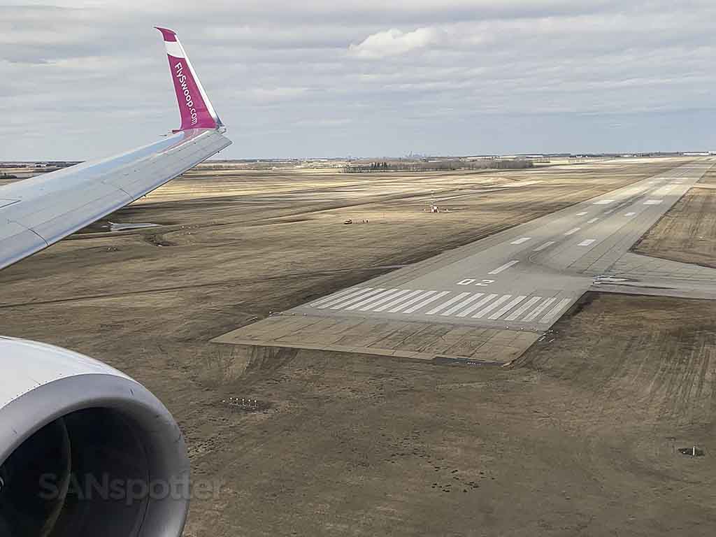 Landing at YEG in a swoop 737-800