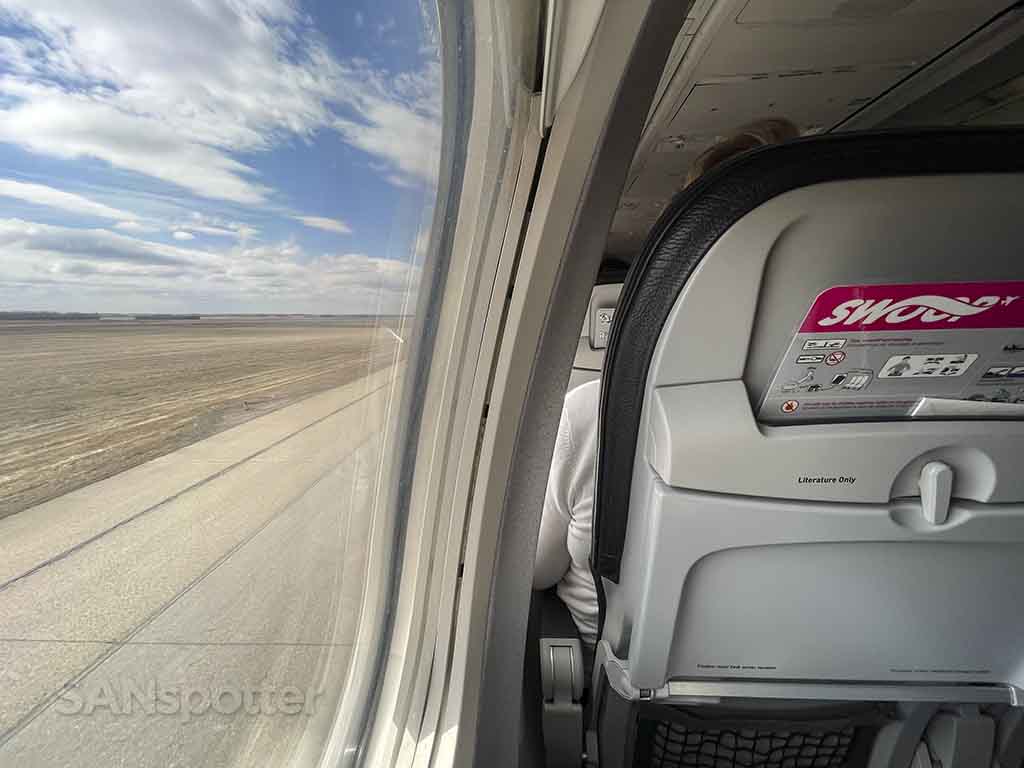 Arrival at Edmonton airport YEG in swoop 737-800