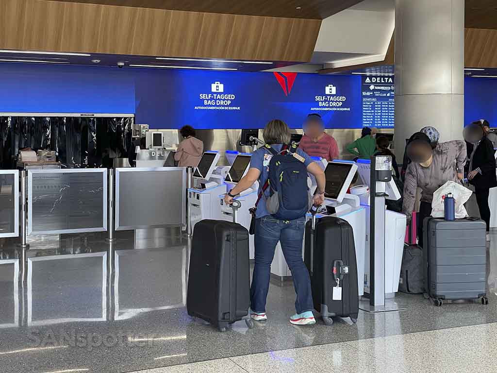 Aeromexico and SkyTeam check in kiosks terminal 3 LAX