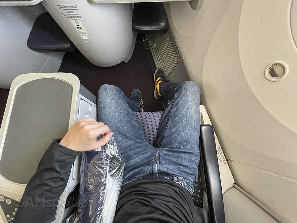 Aeromexico 787-8 business class leg room