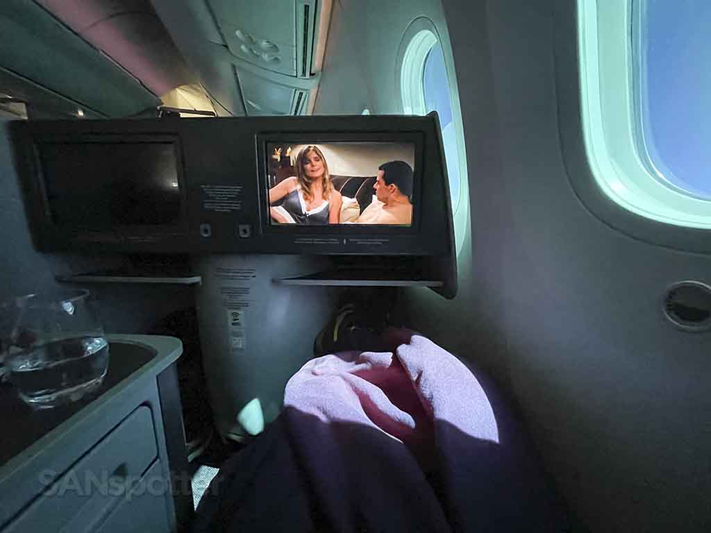 Relaxing in Aeromexico 787-8 business class seat 